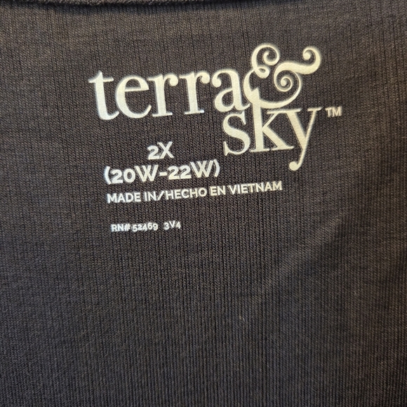 ‼️3/$30‼️Black Ribbed V-Neck Tunic Tee Shirt Women's 2X Plus Size New - Picture 2 of 8